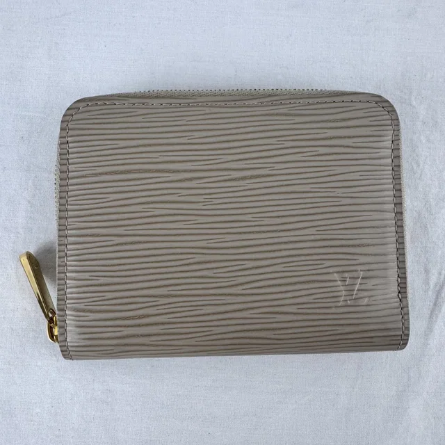 Louis Vuitton Mini Zippy Epi Wallet in Epi, Epi leather, Metal from Reowned