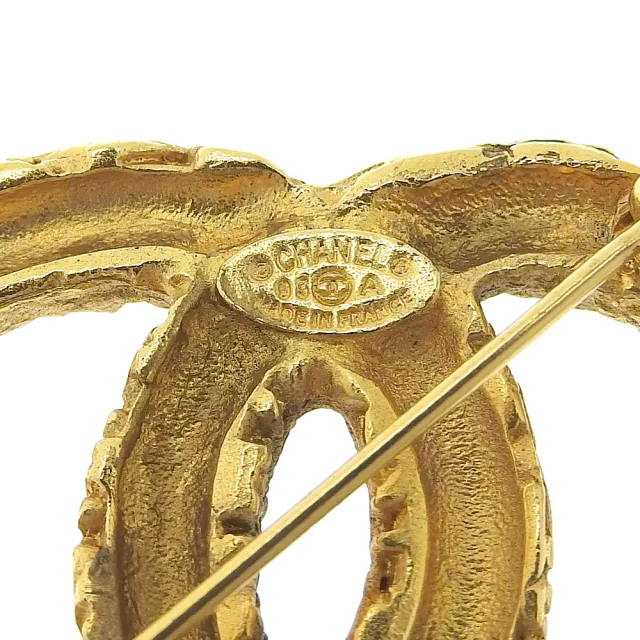 Chanel Plated Brooch 93A in Gold Gold-plated metal from LuxUness, photo 6 of 6