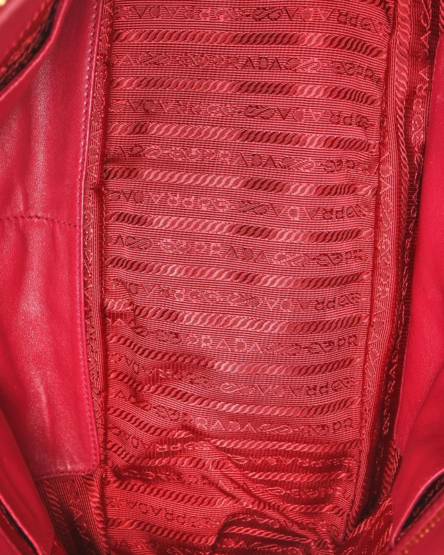 Prada Tessuto Gaufre Shoulder Bag in Nylon from A Retro Tale, photo 8 of 9