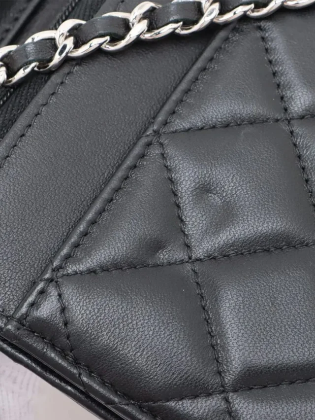 Chanel Black 2020 lambskin quilted Wallet on Chain in Black Lambskin from Sign of the Times, photo 5 of 16