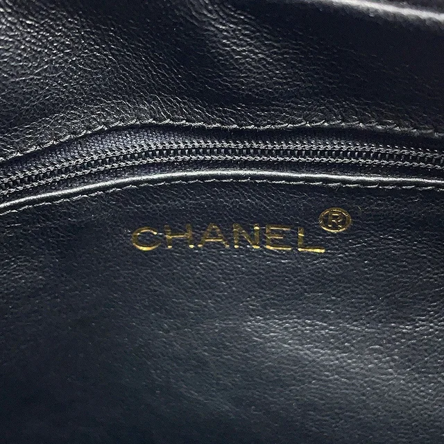 Chanel Matelasse fringed chain shoulder bag Black Patent Leather in Black Patent leather from GALLERY RARE, photo 16 of 18