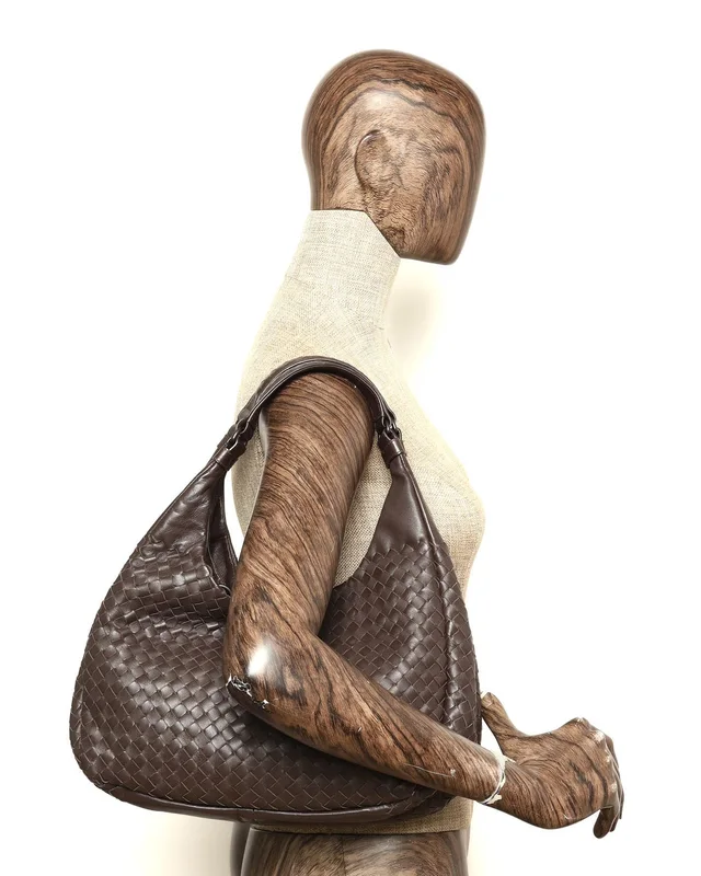 Bottega Veneta Intrecciato Campana Bag in Woven leather from A Retro Tale, photo 9 of 9