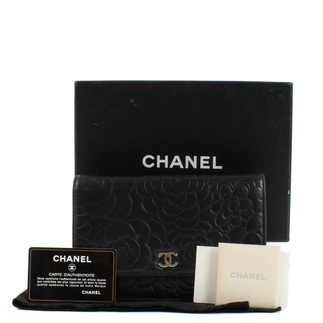 Chanel Black Camellia Classic Wallet On Chain in Black Lambskin from Labellov, photo 2 of 2
