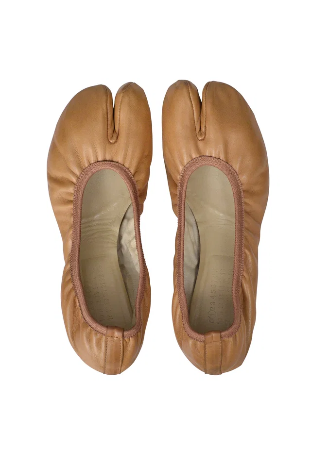 Maison Margiela Brown Tabi Ballet Flats 2005 in Brown Leather from Resurrection Vintage