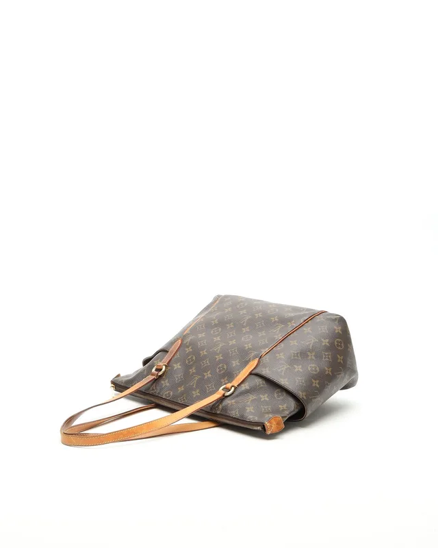 Louis Vuitton Monogram Totally MM Tote Bag in Coated canvas from A Retro Tale, photo 5 of 10