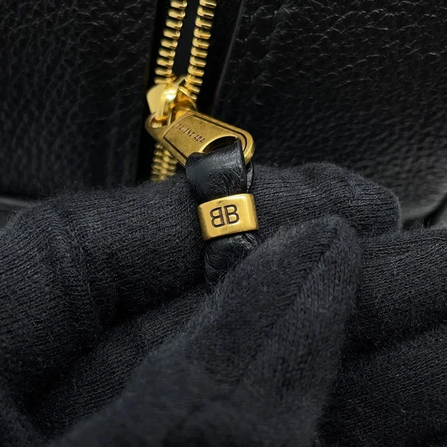 Balenciaga Bowling bag Black832920 Calf Leather Size Small in Calfskin from GALLERY RARE, photo 12 of 17