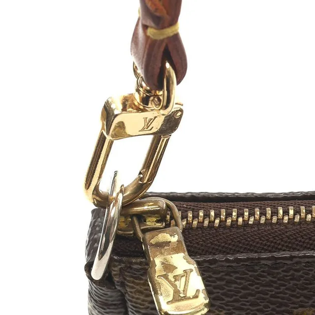 Louis Vuitton Monogram Pochette Accessoires Bag in Coated canvas from A Retro Tale, photo 7 of 10