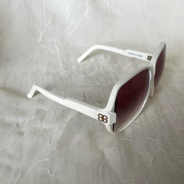 Balenciaga Women's Oversized Sunglasses - White/Cream in white from Depop, photo 5 of 9