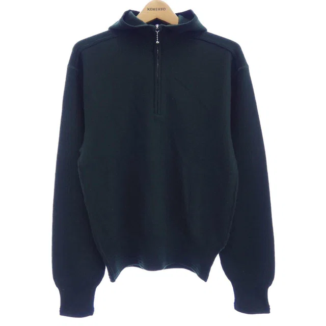 Burberry Wool Knit in Wool from LuxUness