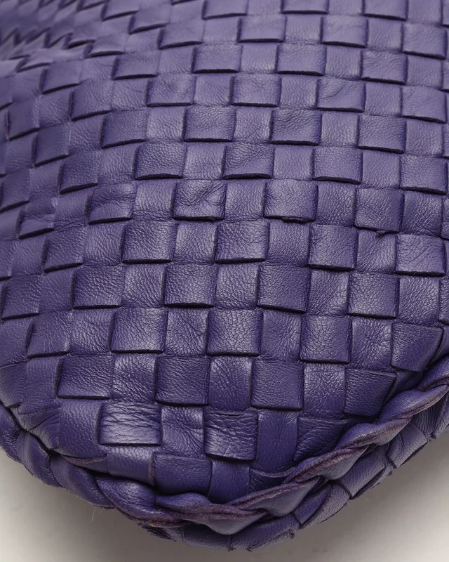 Bottega Veneta Medium Intrecciato Hobo Shoulder Bag in Woven leather from A Retro Tale, photo 2 of 5