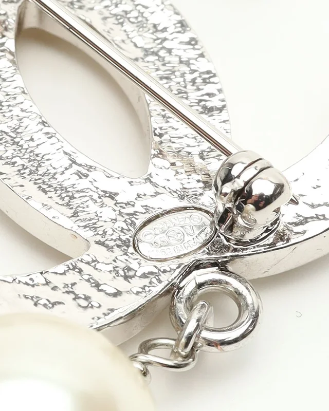 Chanel Coco Mark Pearl Brooch from A Retro Tale, photo 3 of 3