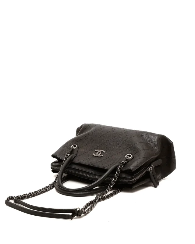 Chanel CC Urban Shopping Bag in Caviar leather from A Retro Tale, photo 4 of 8