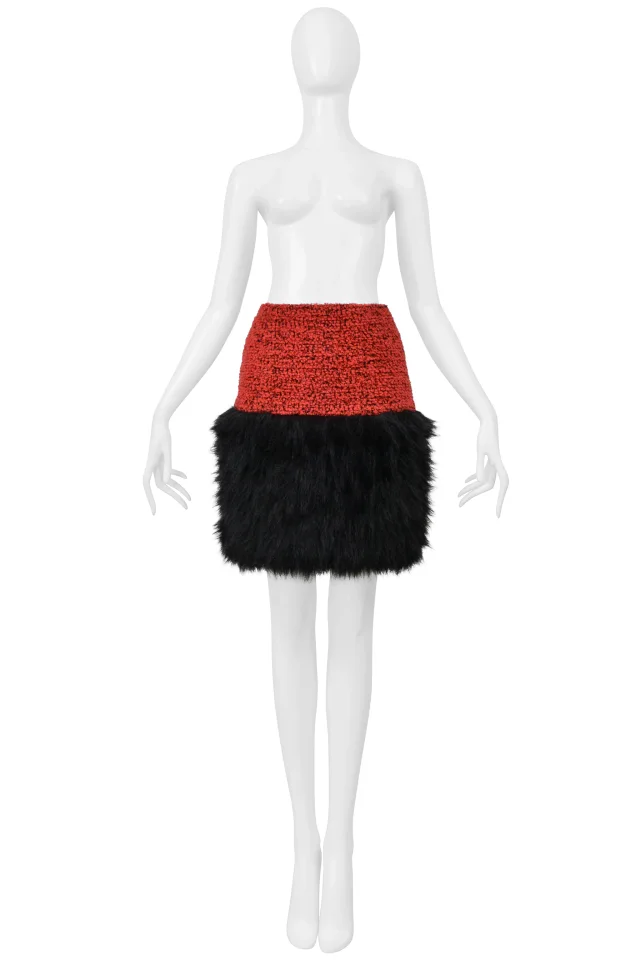 Chanel Red Velvet Tweed Skirt With Black Faux Fur 1994 in Black Tweed from Resurrection Vintage, photo 3 of 10