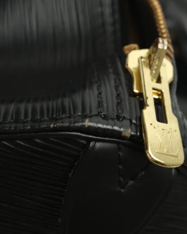 Louis Vuitton Epi Keepall 50 Weekend Bag in Leather from A Retro Tale, photo 6 of 9