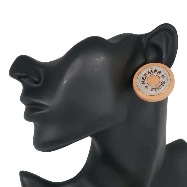 Hermès Sellier Wood Metal Earrings in Brown Wood from LuxUness, photo 2 of 6