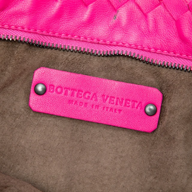 Bottega Veneta Intrecciato Trimmed Bicolor Nappa Clutch in Beige Nappa leather from Designer Revival, photo 5 of 6