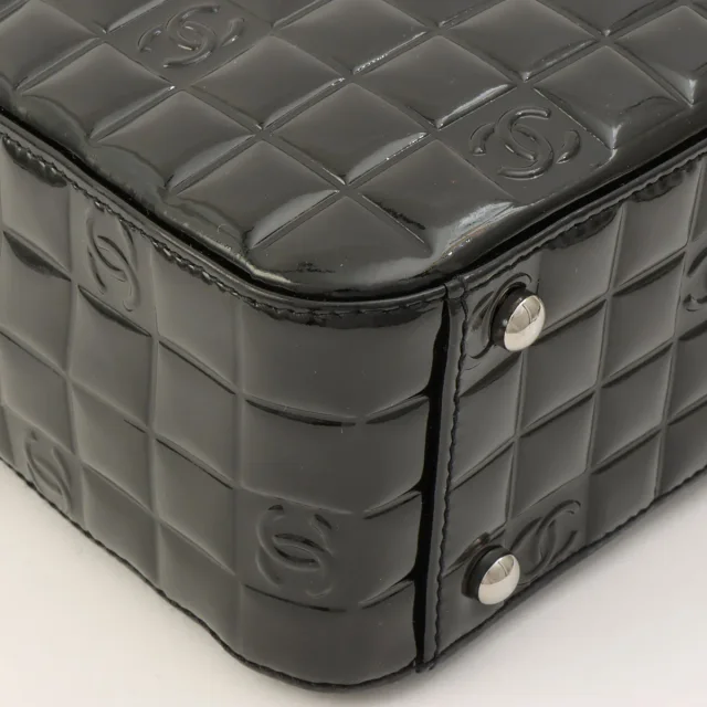 Chanel Circa 2001 Patent Chocolate Bar Handbag Black in Black Patent leather from VINTAGE QOO TOKYO, photo 8 of 11