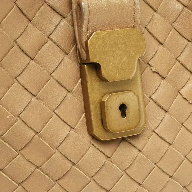 Bottega Veneta Intrecciato Capri Small Bag in Woven leather from A Retro Tale, photo 6 of 13