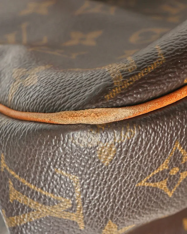 Louis Vuitton Monogram Batignolles Horizontal Tote Bag in Coated canvas from A Retro Tale, photo 7 of 16