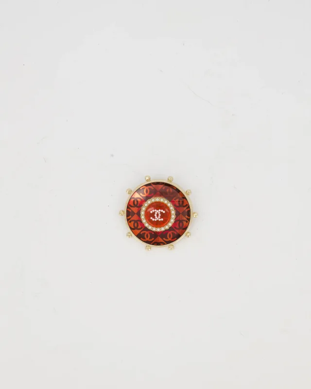Chanel 2019 La Pausa Red and Gold Embellished Logo Brooch in Red from Sellier, photo 6 of 7