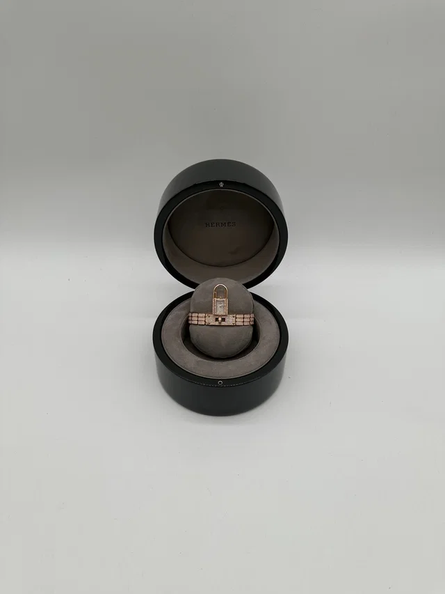 Hermès Kelly watch Mini model 16 mm Rose Gold 179 diamonds (0.889 ct) in Pink from Luxury Promise