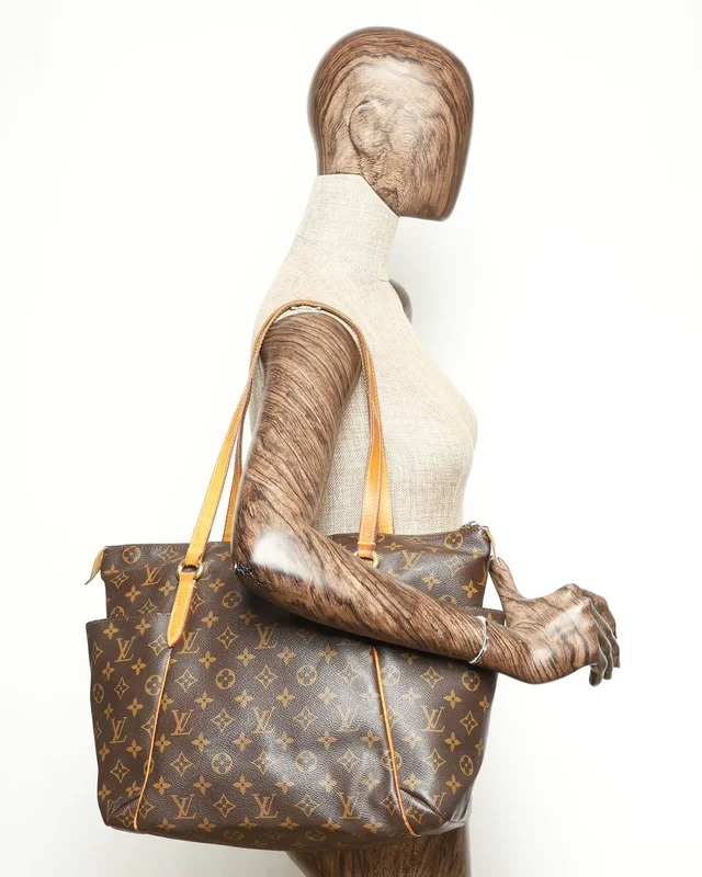 Louis Vuitton Monogram Totally MM Tote Bag in Coated canvas from A Retro Tale, photo 10 of 10