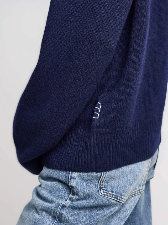J.W.Anderson V-neck knitwear, photo 5 of 5 from SENSER