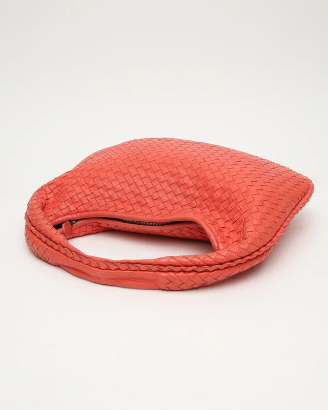 Bottega Veneta Intrecciato Medium Hobo Bag in Woven leather from A Retro Tale, photo 4 of 9
