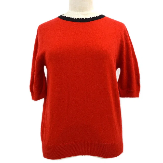 Chanel trimmed neck cashmere T-shirt in Cashmere from AMORE Vintage Tokyo