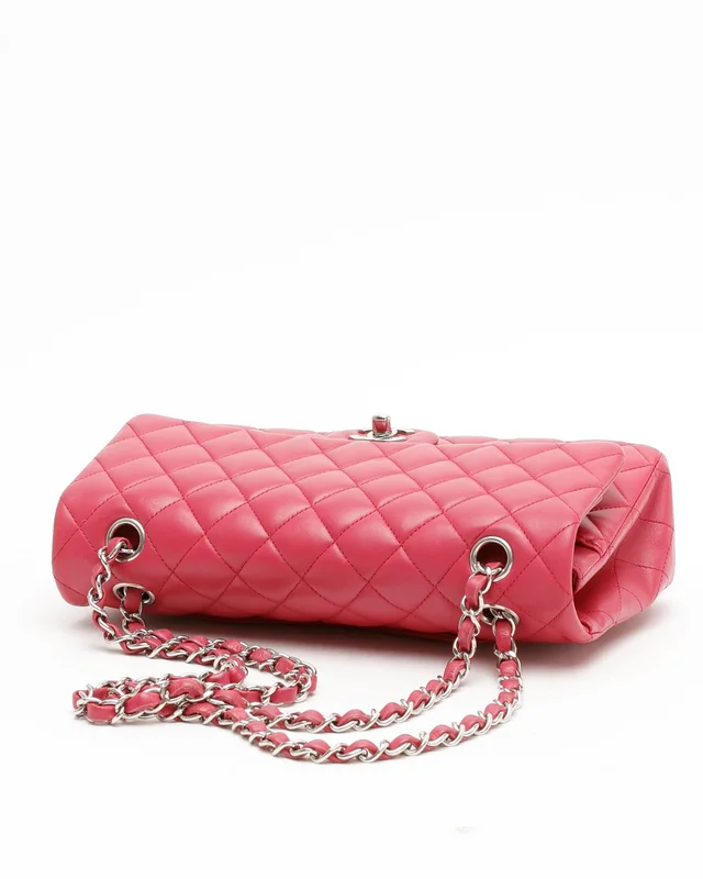 Chanel Classic Medium Double Flap Bag in Leather from A Retro Tale, photo 5 of 10