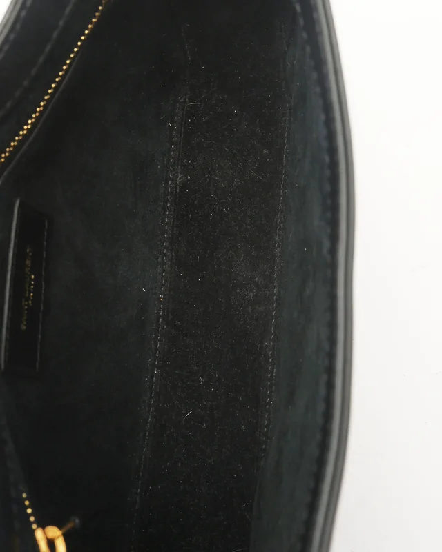 Saint Laurent Le 5 á 7 Hobo Bag in Patent leather from A Retro Tale, photo 7 of 8