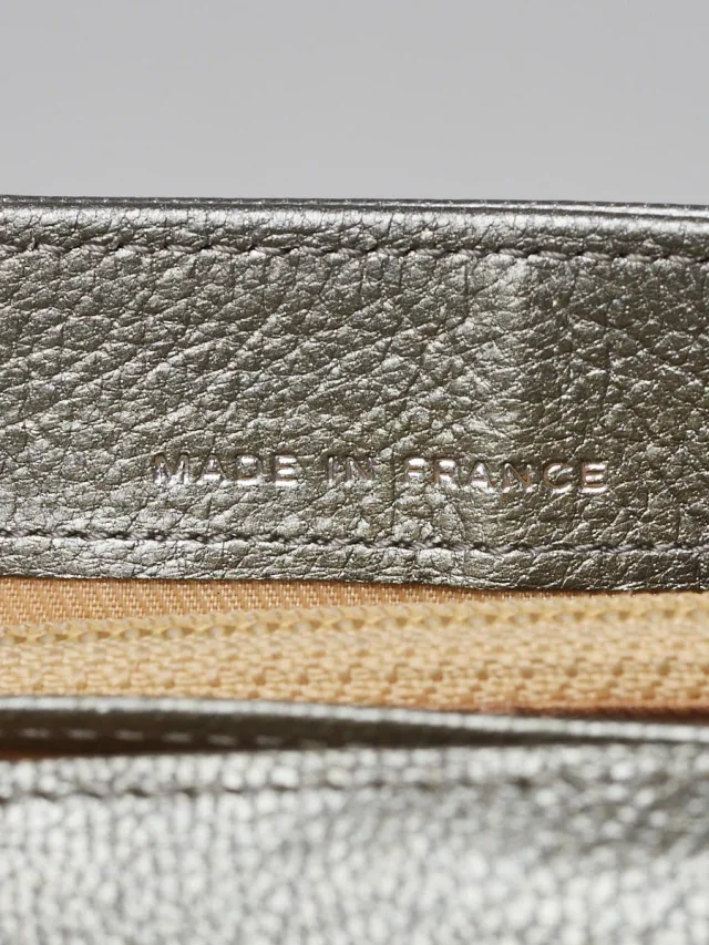 Chanel Metallic Silver Leather CC Flap Slim Wallet in Silver Leather from Yoogis, photo 14 of 15
