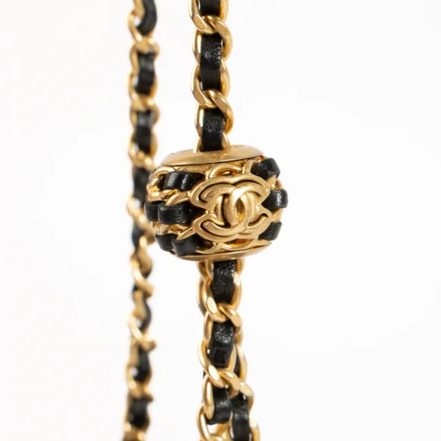 Chanel Black Pearl Crush Long Vanity With Chain Bag in Black from Labellov, photo 8 of 8