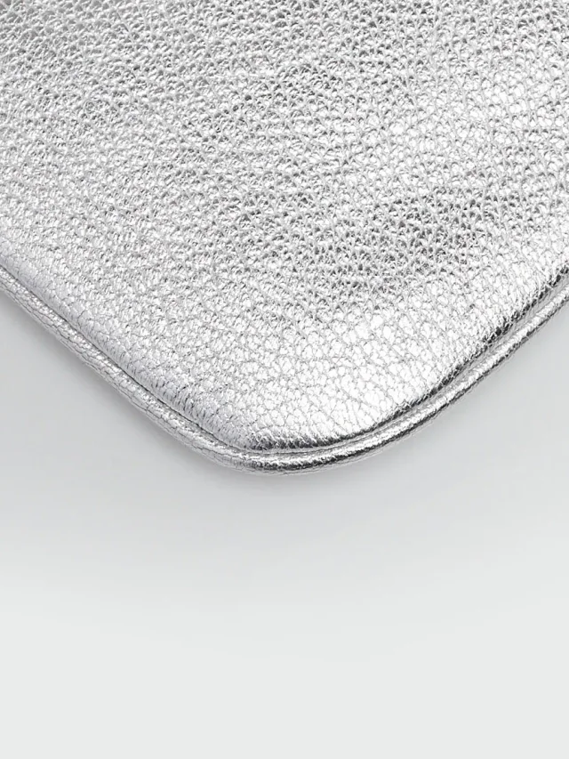 Balenciaga Silver Metallic Leather Everyday Zip Pouch in Silver Leather from Yoogis, photo 4 of 11