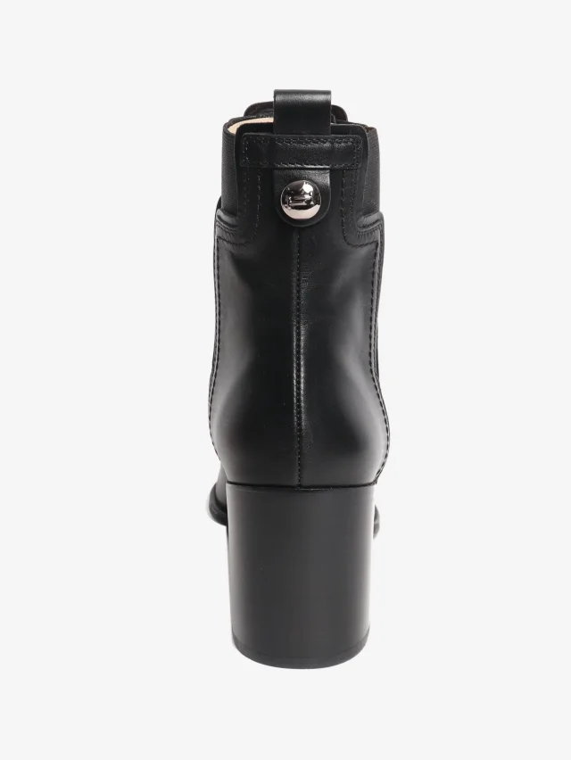 Tod's Black ankle boots - size EU 40 (UK 7) in Black Leather from Sign of the Times, photo 3 of 7