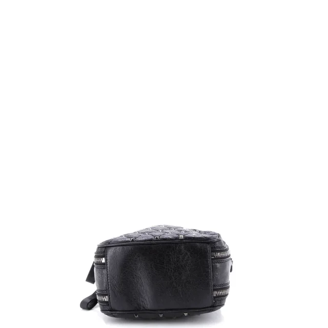 Valentino Garavani Rockstud Double Zip Camera Bag Quilted Crackled Leather in black Leather from Rebag, photo 4 of 7
