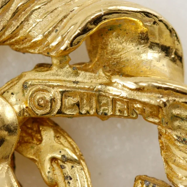 Chanel Round Coco Mark Earrings Vintage in Blue Gold-plated metal from LuxUness, photo 9 of 10