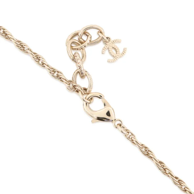 Chanel CC Logo Circle Necklace Gold Plated Faux Pearl in Gold from GALLERY RARE, photo 5 of 9