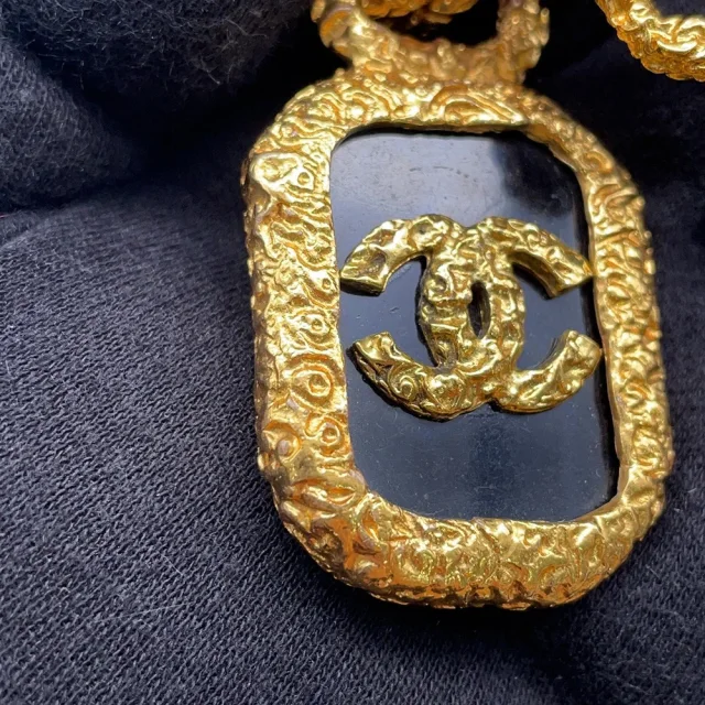 Chanel CC Logo Lava Motif Bracelet Gold Metal in Gold from GALLERY RARE, photo 10 of 11