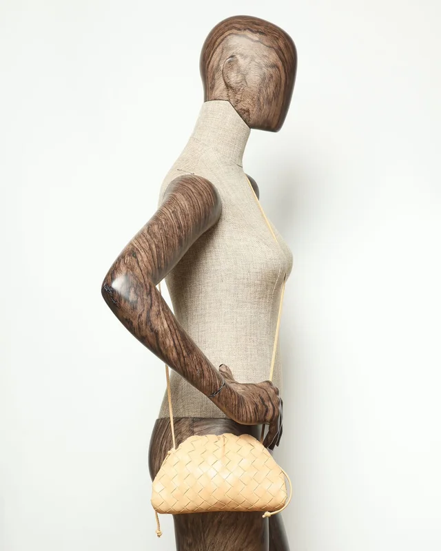 Bottega Veneta Intrecciato Key Pouch in Woven leather from A Retro Tale, photo 4 of 4