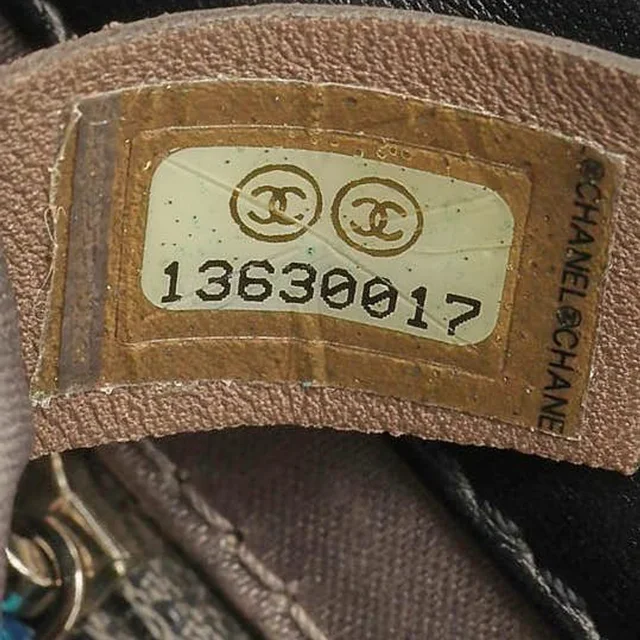 Chanel Single Flap Bag in Leather from A Retro Tale, photo 10 of 11