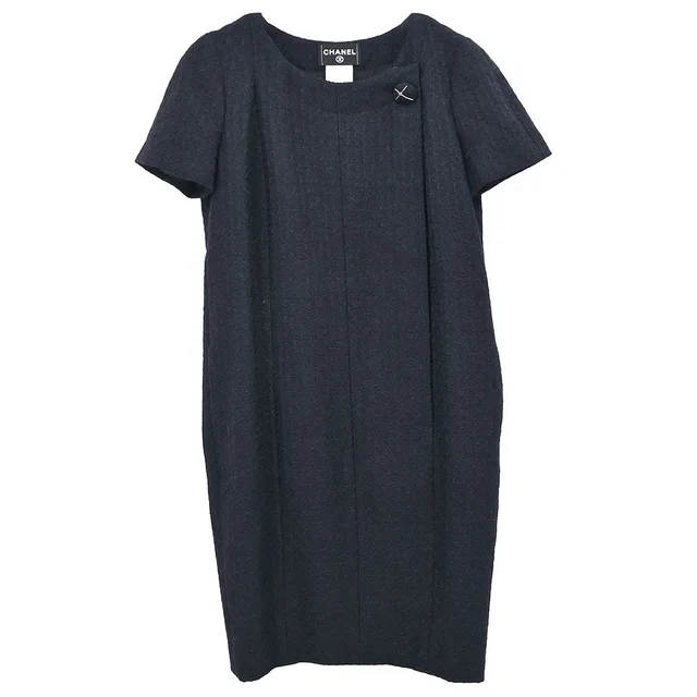 Chanel 2007 Short Sleeve Dress Black #40 in Black Silk from AMORE Vintage Tokyo