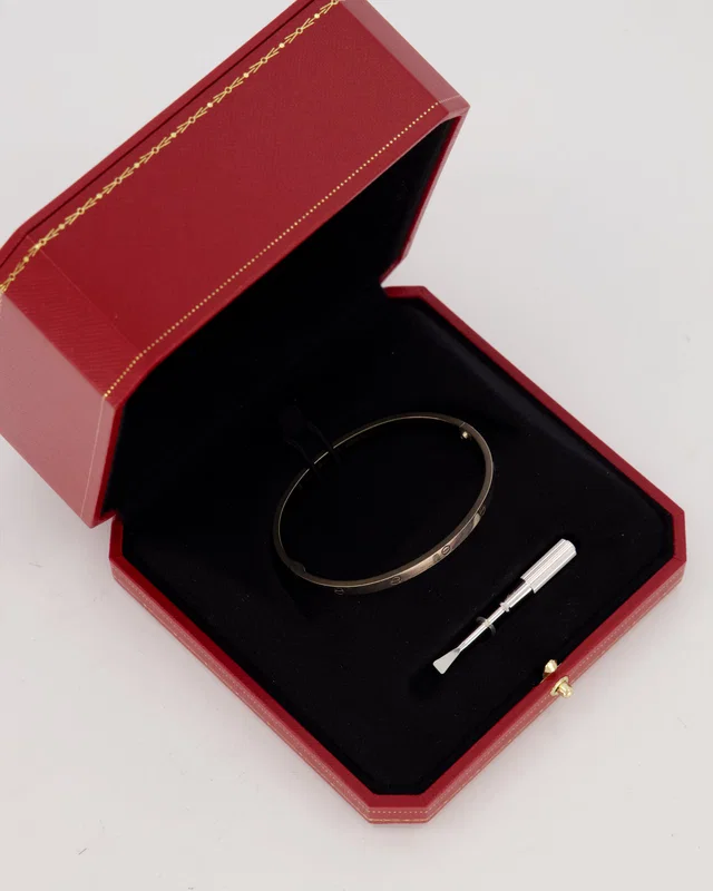 Cartier Thin Love Bracelet in 18K White Gold 750/1000 Size 18 in White from Sellier