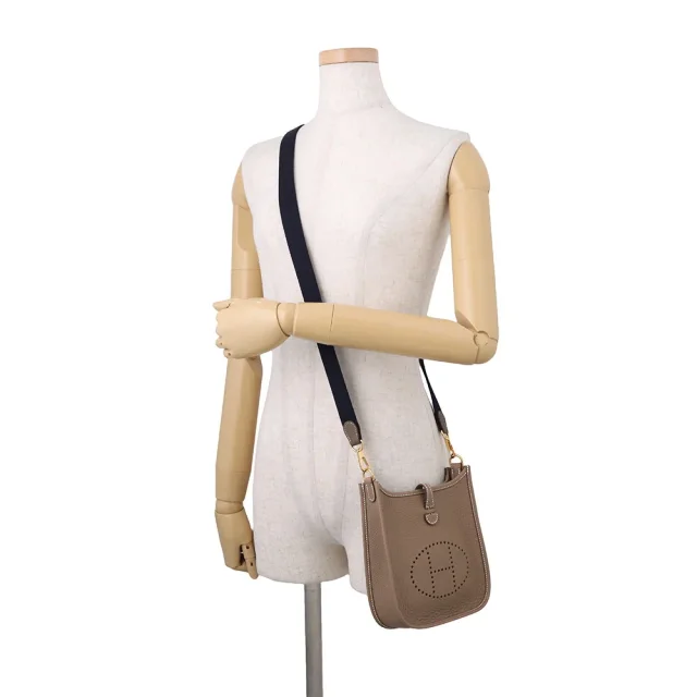 Hermès Evelyne Amazon Long Etoupe/Blue Indigo Taurillon Clemence Size TPM in Taupe Clemence leather from GALLERY RARE, photo 4 of 8