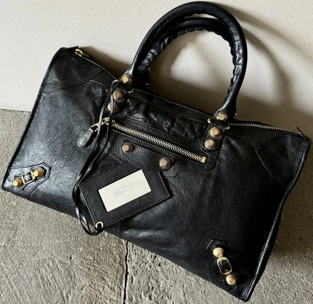 Balenciaga 2000’S - Classic Le City - Lambskin Work Bag in black Lambskin from Grailed