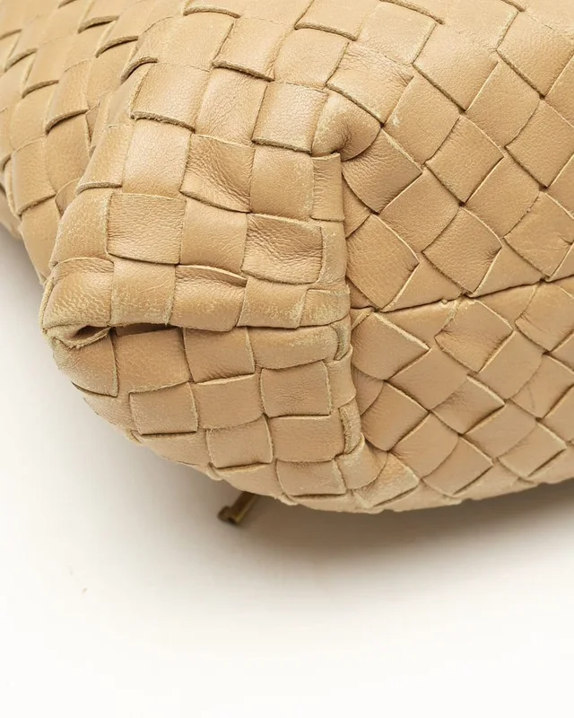 Bottega Veneta Intrecciato Capri Small Bag in Woven leather from A Retro Tale, photo 10 of 13