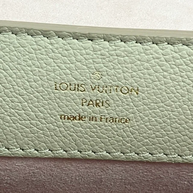 Louis Vuitton Lockme Ever Mini chain 2way shoulder bag in Beige Calfskin from LuxUness, photo 16 of 19