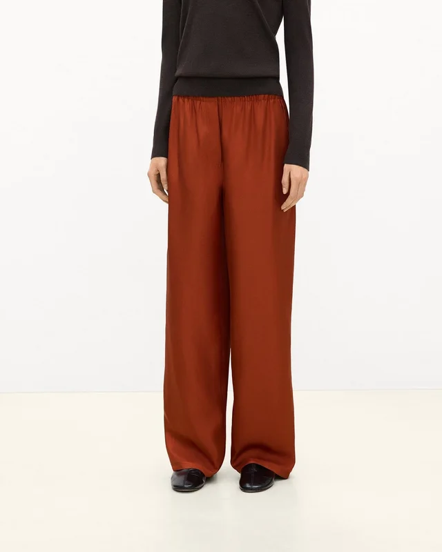 Theory Flowy Pant in Mod Silk Twill, photo 4 of 4 from Theory