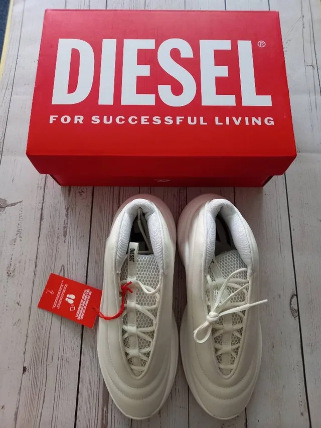 Diesel S-D-Runner X Unisex White in White from Oxfam Online Shop