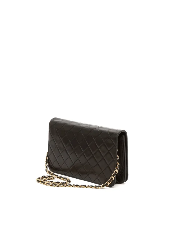 Chanel Classic Medium Full Flap Bag in Leather from A Retro Tale, photo 3 of 8